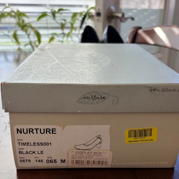 Nurture by Lamaze Black Leather Heels - Picture 2 of 9